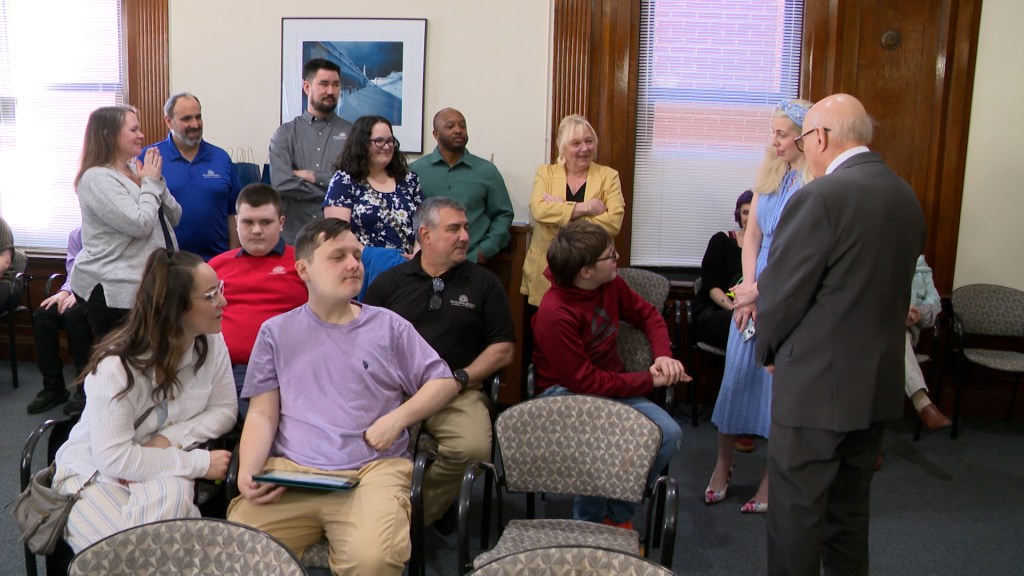 Los alumnos de la Graham Academy fueron nombrados líderes honorarios de la ciudad por un día en el Ayuntamiento.