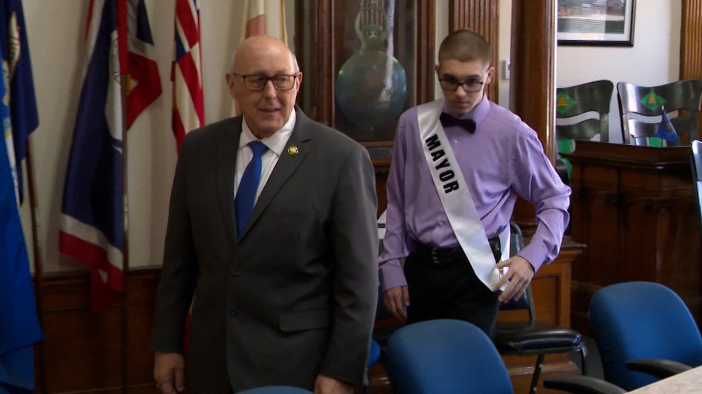 Los alumnos de la Graham Academy fueron nombrados líderes honorarios de la ciudad por un día en el Ayuntamiento.