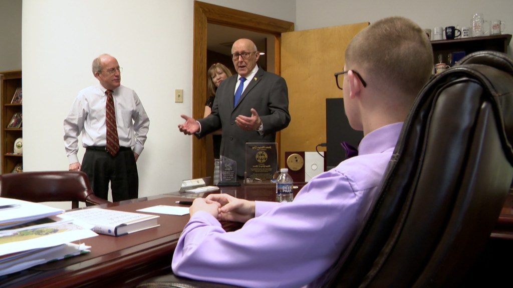 Los alumnos de la Graham Academy fueron nombrados líderes honorarios de la ciudad por un día en el Ayuntamiento.