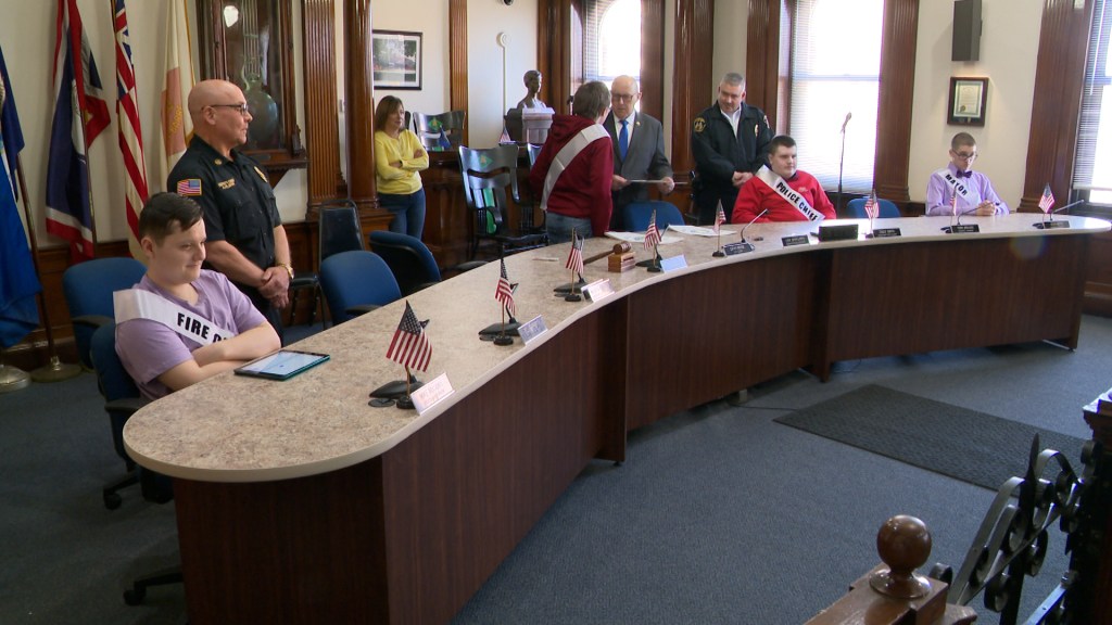 Los alumnos de la Graham Academy fueron nombrados líderes honorarios de la ciudad por un día en el Ayuntamiento.