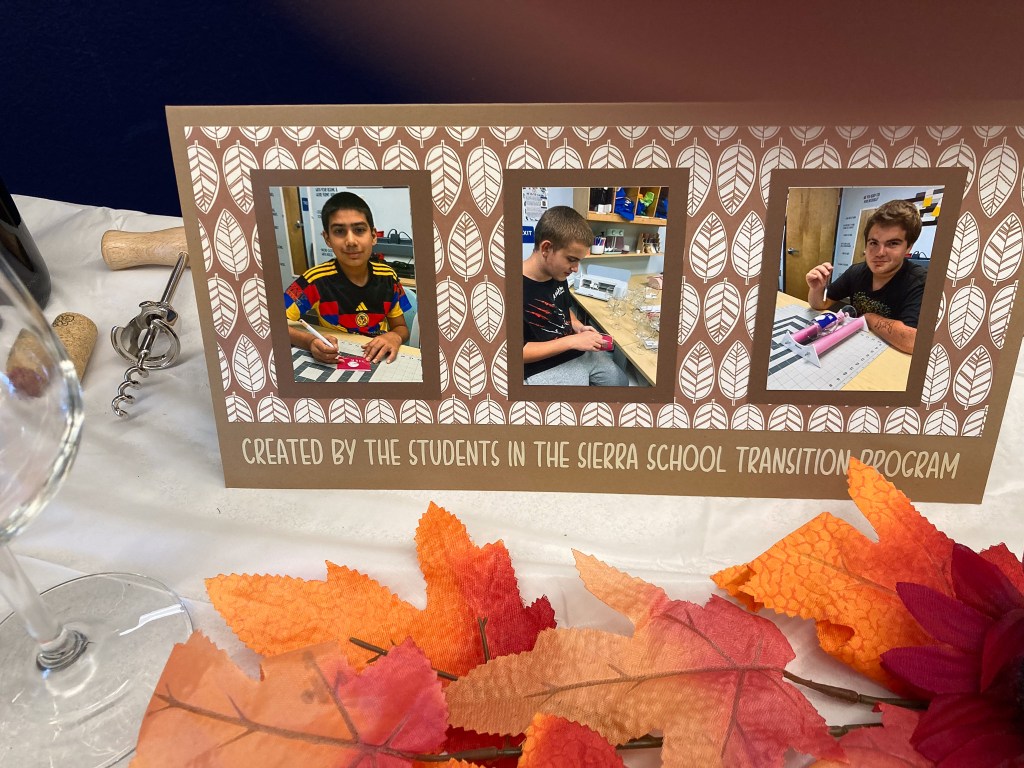 Fotografías en las que aparecen alumnos del programa de transición de la Escuela Sierra