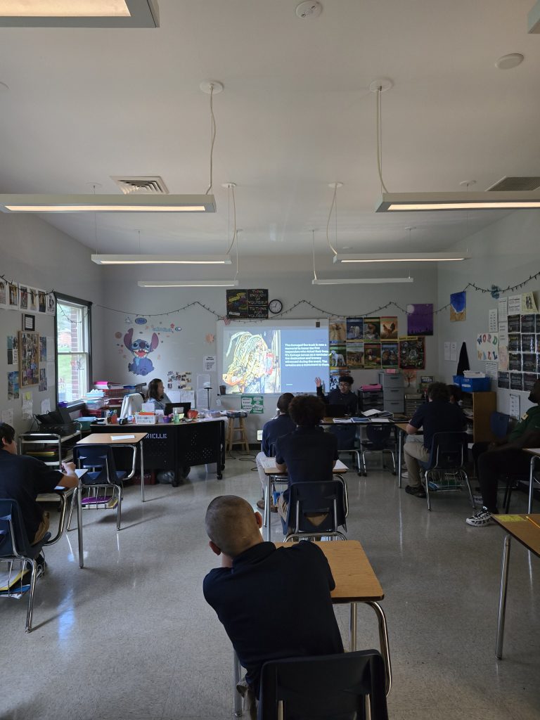 Los alumnos de la High Road School de York asisten a una charla en el aula sobre los acontecimientos del 11 de septiembre.