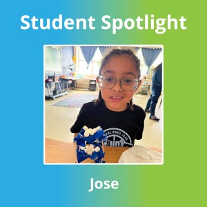 Estudiante destacado: José, de la High Road School de Hartford, con su proyecto de clase.
