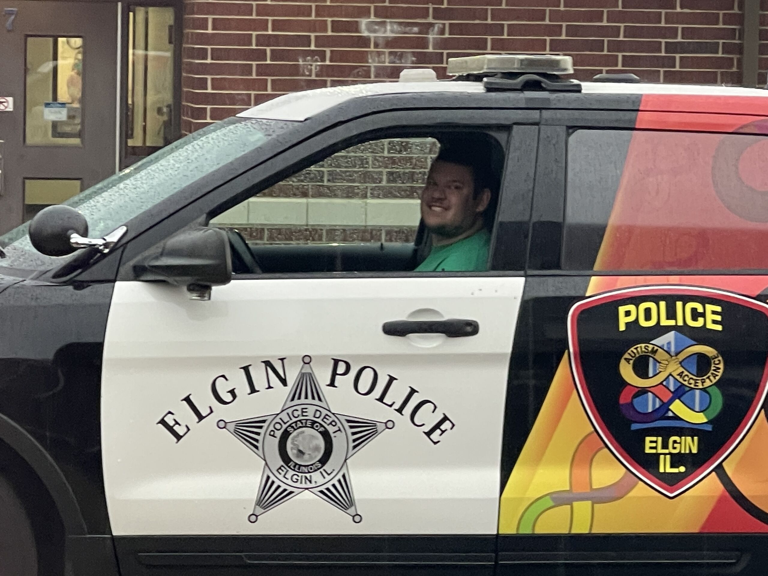 Autism awareness wrapped police SUV - Image 1