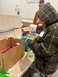 Students volunteering at Solano County food bank 1