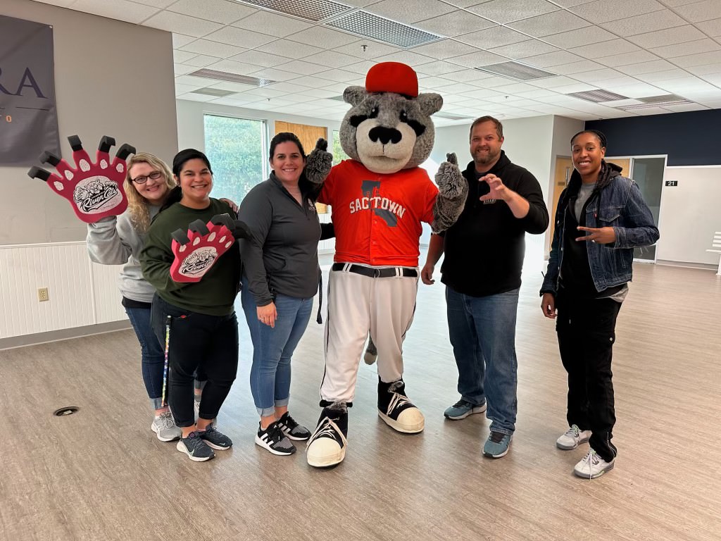 Dinger at the classroom